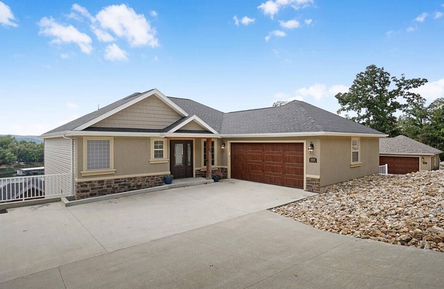 4 bdrm/3.5bath at the 31 MM- mouth of Linn Creek (668)