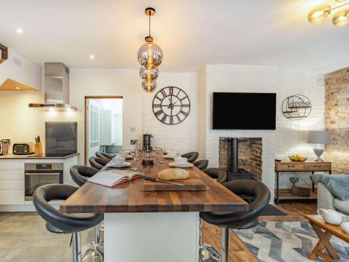 4 Bed in Hastings 85916
