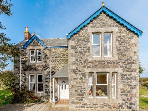 4 Bed in St Keverne TVALL