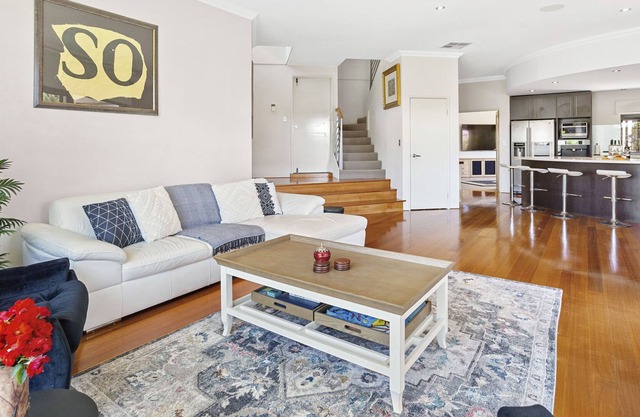 4 Bed Serene Family Oasis | Food & Bar Precinct