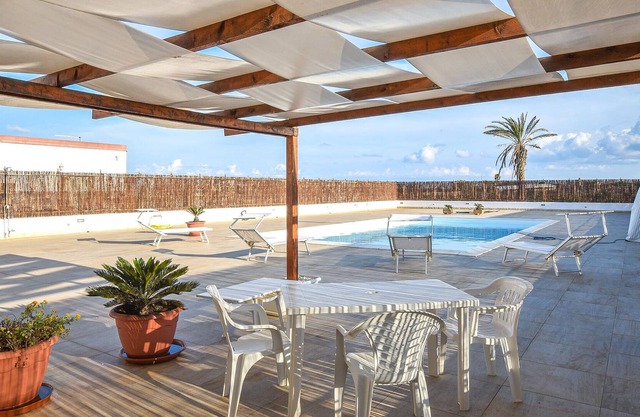 4 bedroom accommodation in Portopalo di CP