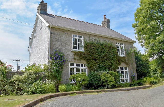 4 bedroom accommodation in Wolfscastle, near Haverfordwest