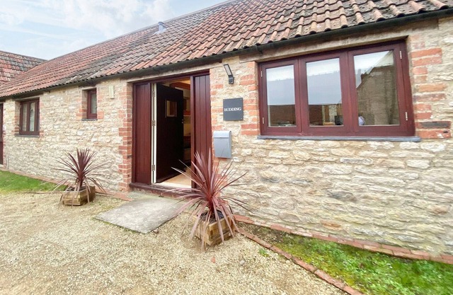 4 bedroom accommodation in Doynton, near Bath