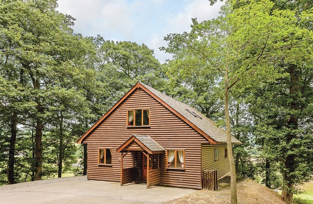 4 bedroom accommodation in Garthmyl, Montgomery