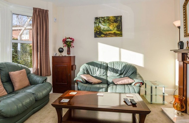 4 bedroom accommodation in Salisbury