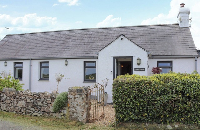 4 bedroom accommodation in Ty Croes, near Rhosneigr