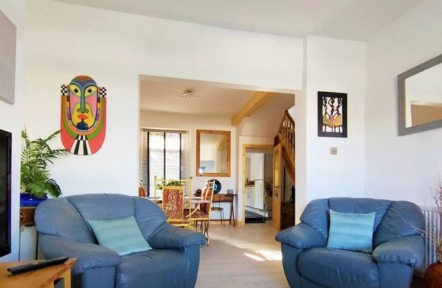 4 bedroom accommodation in Landore