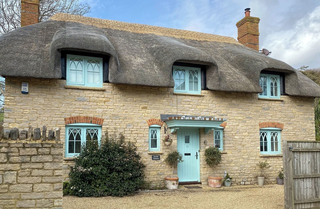 4 bedroom accommodation in West Lulworth, near Wareham
