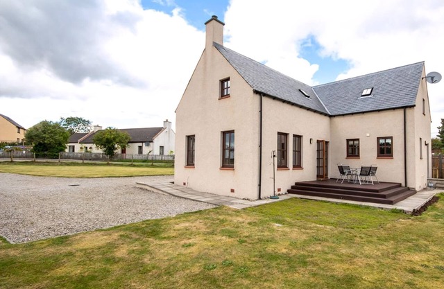4 bedroom accommodation in Tain