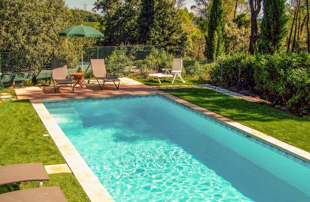 4 bedroom amazing home in Mondragon