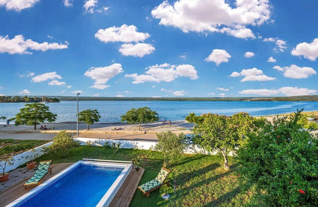 4 bedroom beautiful home in Raslina