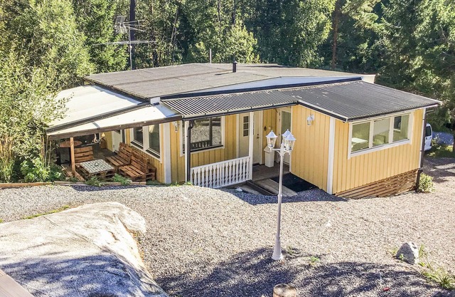 4 bedroom cozy home in Brottby