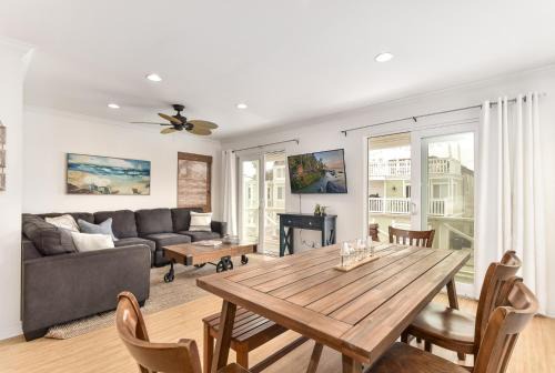 4 Bedroom Home with Rooftop & Peek-A-Boo Ocean View