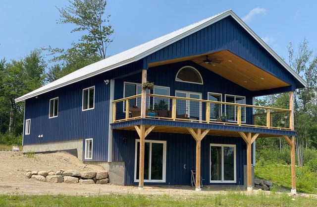 4-bedroom house in tranquil Danbury with WiFi, AC. Enjoy a peaceful getaway