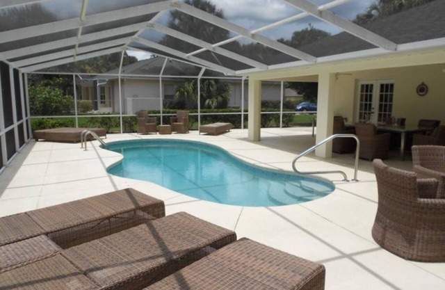 4-bedroom house with Private Pool