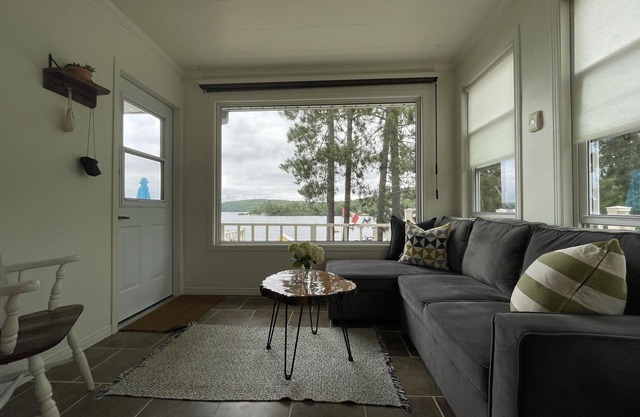 4 Bedroom Lake House on Lake St Peter