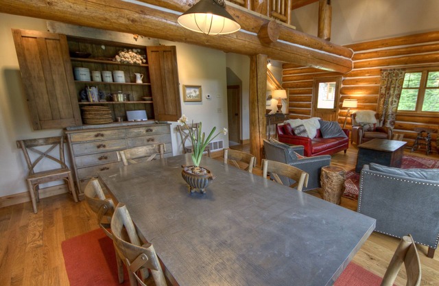 4 Bedroom Luxury Ski in/Ski Out Powder Ridge Cabin W/Hot Tub