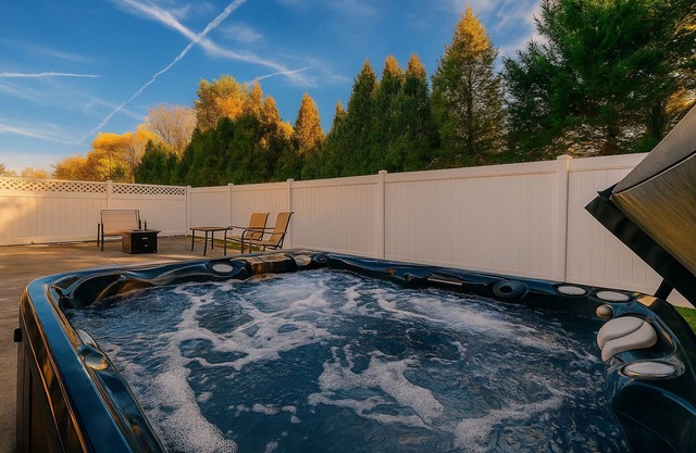 4 bedroom North Port w/Hot Tub