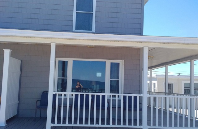4 Bedroom Oceanfront Cottage On Beautiful North Salisbury Beach!