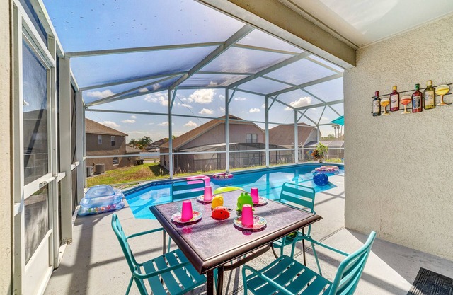 4 bedroom villa with view of Disney fireworks