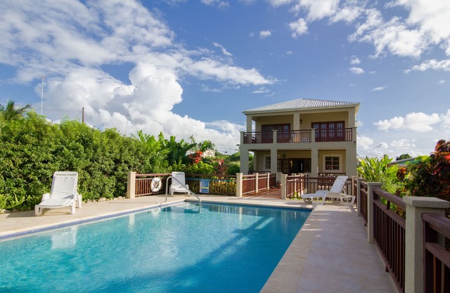 4 Bedroom West Coast Villa, Close to Beach