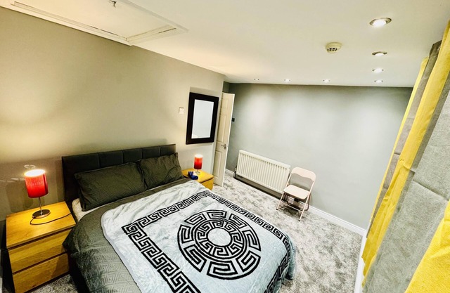 4 bedrooms Full house Stourbridge Birmingham