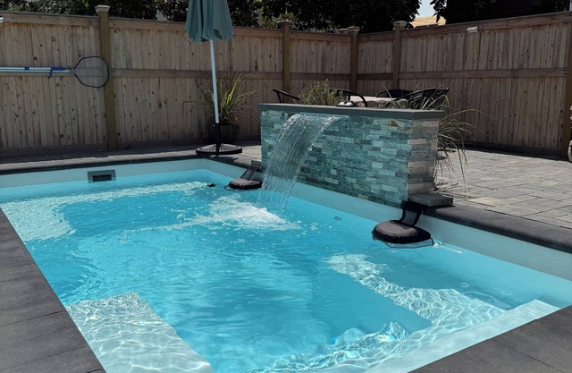 4 BR 3.5 Bath & Heated Pool! Spacious Home in Great location-First Floor Bdrm!