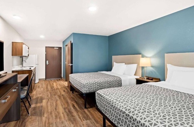 4 Budget-Friendly Denver Units Near Dick’s Stadium | Pets are Allowed