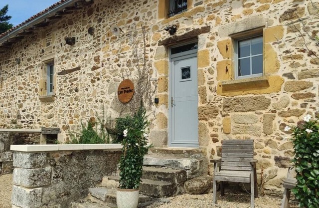 4 bed Farm House in st Martin des Fressengaes France