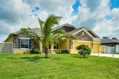 4 Mi to Golf Gem with Pool and Lanai in Cape Coral