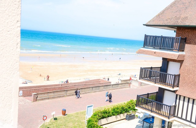4-person apartment adjoining the Grand Hôtel de Cabourg sea view