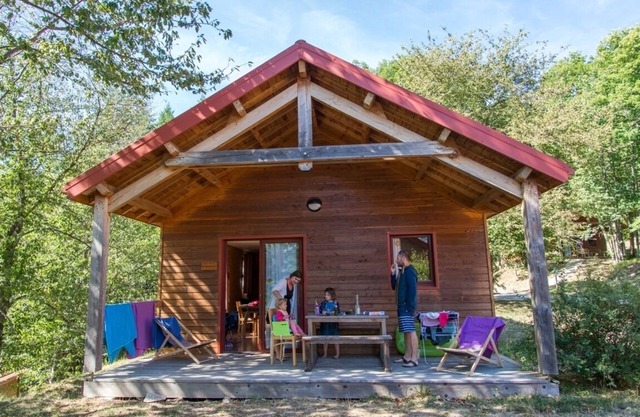 4-person chalet on Lac de Villefort