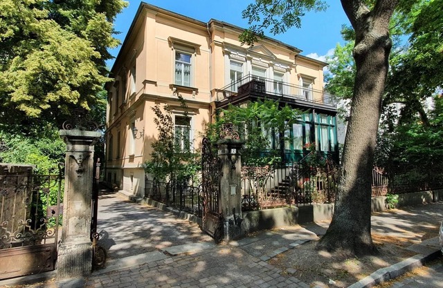 4-room flat in Dresden-Südvorstadt, in the loft (2nd top floor), 2 bedrooms with