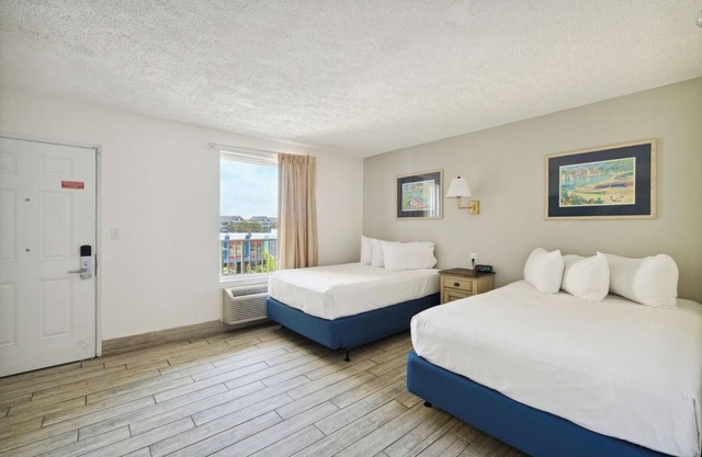 4 Units, Ocean/Gulf View Suite, Holiday Terrace Beachfront Hotel