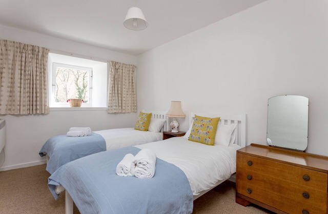 400 Dean Village Apartment