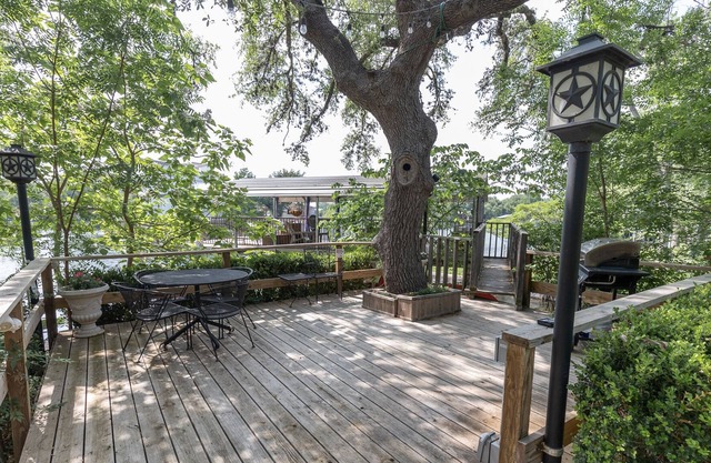 405 Watkins Point Lazy Cove Waterfront Getaway
