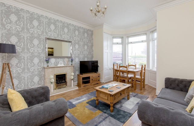 414 - Lochend Road Apartment