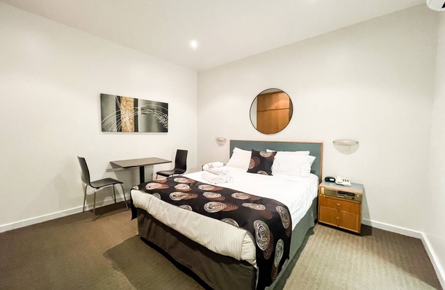 435 Ex hotel room suite in the city
