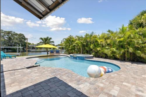 436 Cocoa Isles Blvd