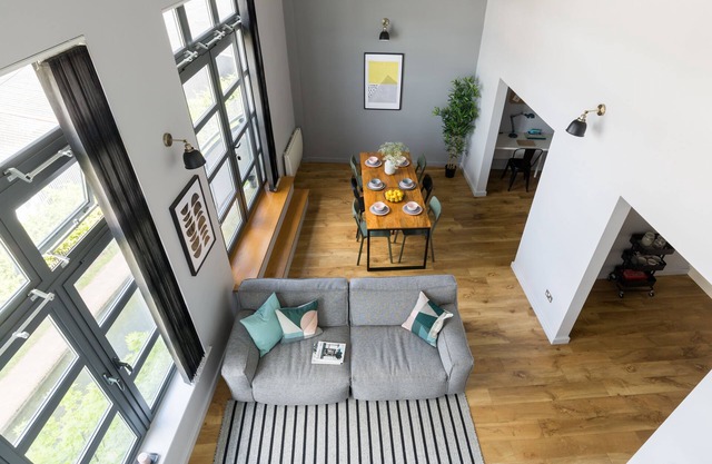 4B Loft Penthouse Industrial City views