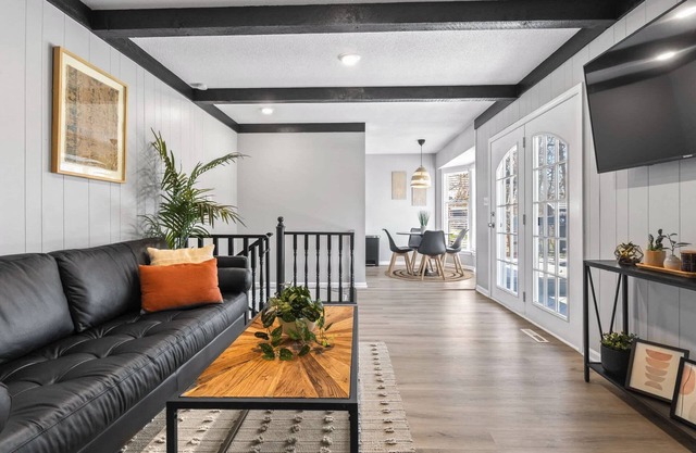 4Bdr|2.5Bth|Modrn Lvng|Grt Location