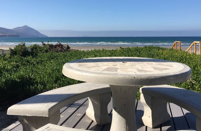 4bedroom Oceanfront sleeps 8