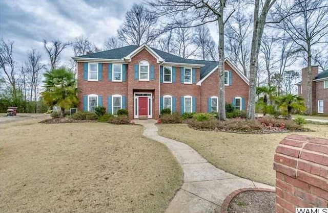 4BR 3.5BA 3400 ft2 home with short drive to campus