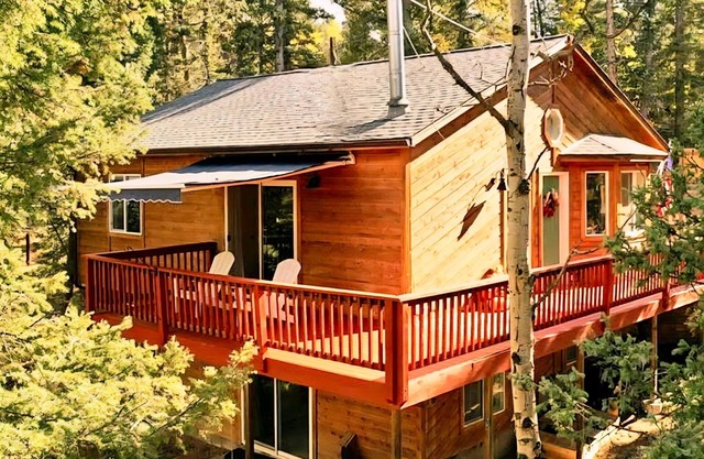4BR Colorado Cabin w/Wrap-Around Deck Near Fossil Beds National Monument