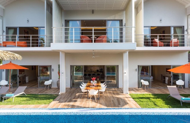 5-bdr villa with a beach club and hotel service