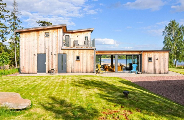 5 bedroom beautiful home in Karlstad