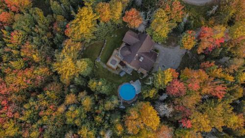 5-Bedroom Getaway with Sauna, BBQ, and Game Room