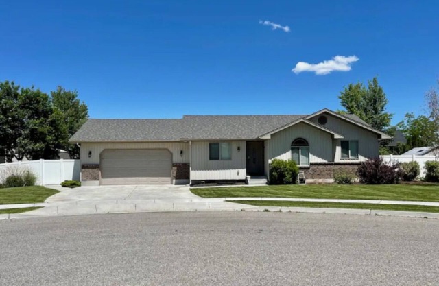 5 Bedroom Residential Home, Great Location in Idaho Falls