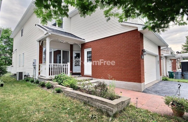 5 bedrooms cozy house in a very quiet & family friendly area