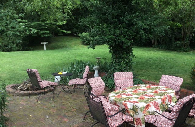 5* Cutie Has It All! Just Bring Family & Friends!
